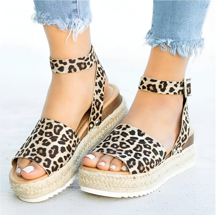 Emilie™ | Sandale plate en cuir doré pour femme